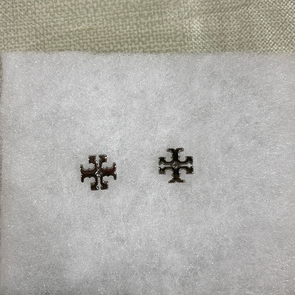 Genuine Tory Burch Logo Earrings - Picture 1 of 4